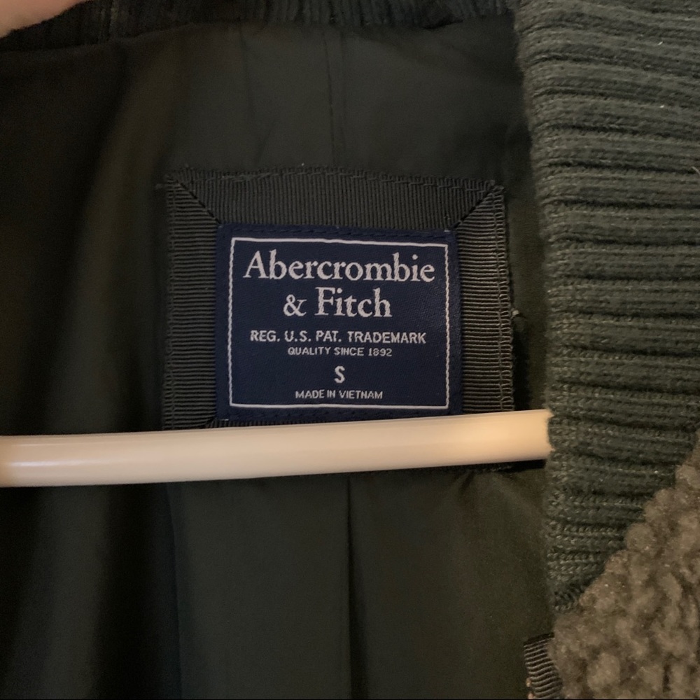 Abercrombie & Fitch Sherpa Bomber Jacket Green - Picture 4 of 4